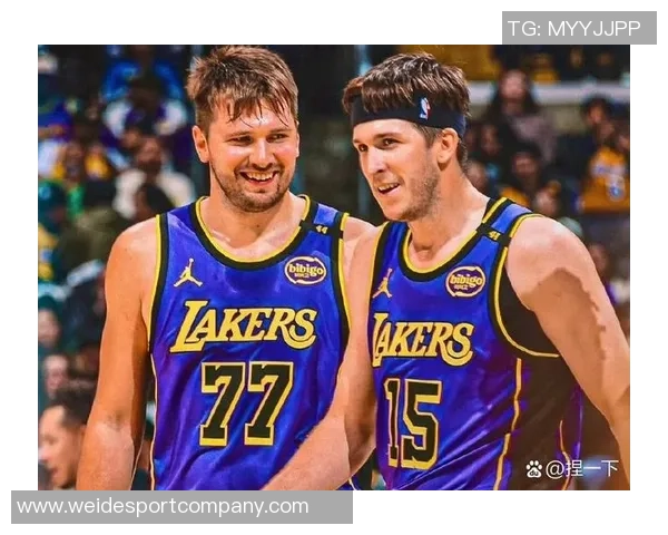 文班谈球队战术多样性认为马刺的纯粹篮球更符合战术本质与发展方向