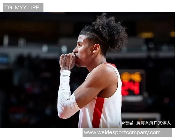 杰伦格林谈球队默契：迅速融入阵容展现出色配合能力